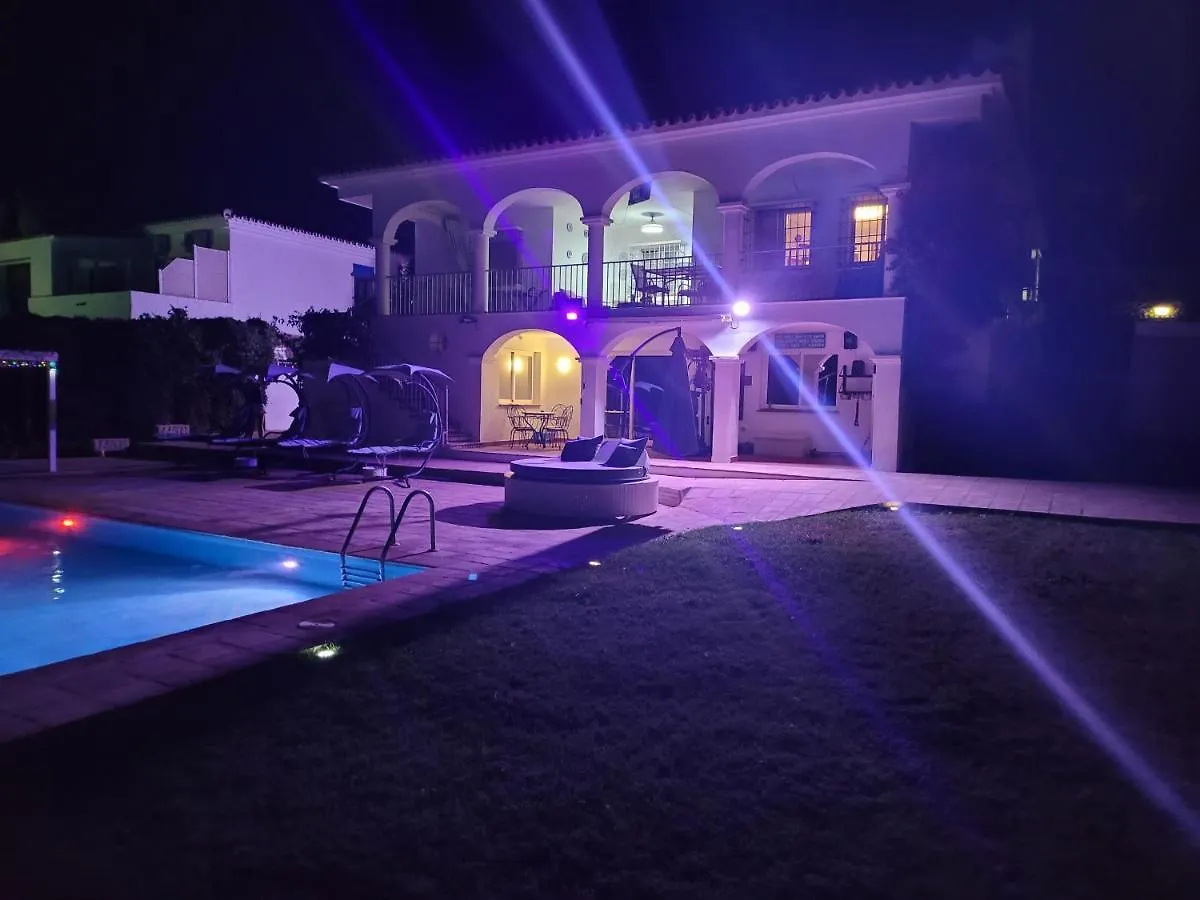 Luxury Apartments Sea Views With Pool Манилва